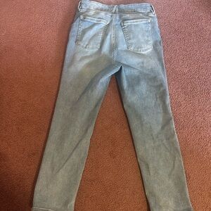 Good American straight leg always fits size 14 to 18